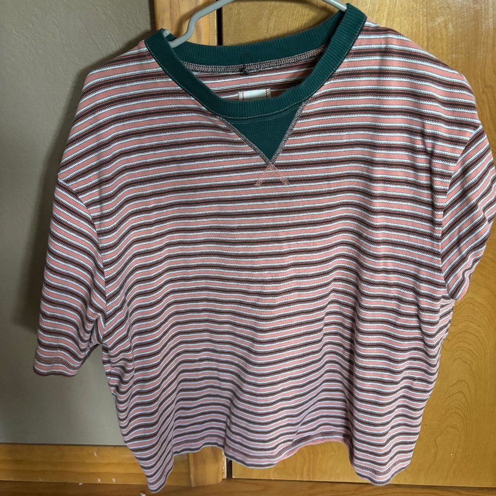 BDG Short Sleeve T-Shirt Size Medium